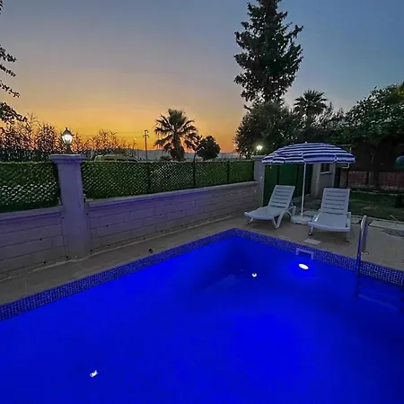 Βίλα Airport With Private Pool 2